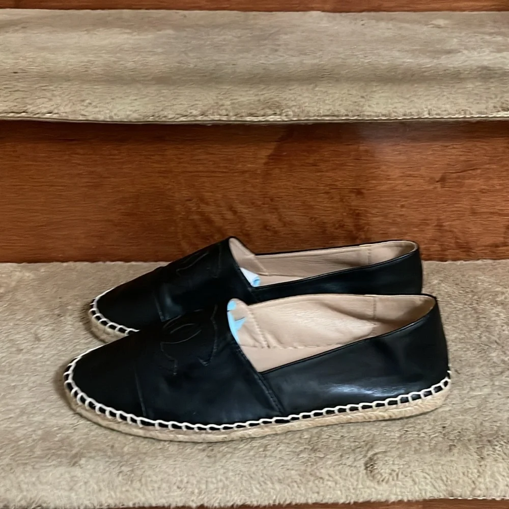 CHANEL Black Espadrilles Like New In Excellent Condition